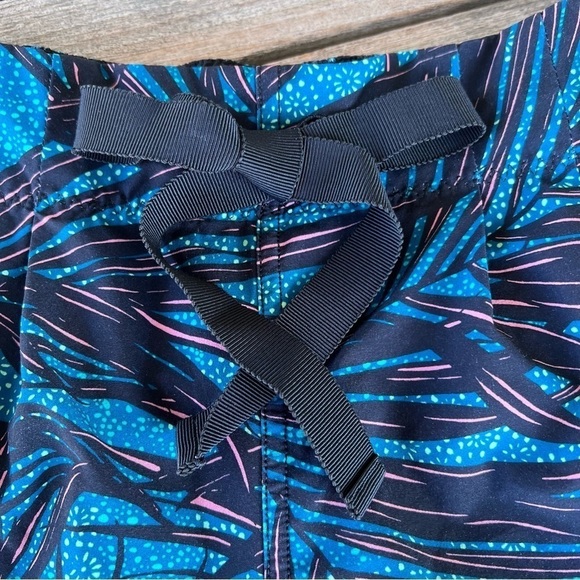 Lululemon Spring Break Away Short II Palm Lace Tofino Teal Multi W7FFPS Size 4 - Picture 5 of 9